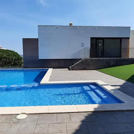 Magnifico En Con Terraza, Se Aceptan Mascotas Y Aparcamiento - Es-170-5 Llanca